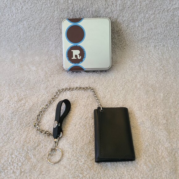 Relic Black Tri-Fold Wallet With Chain - Picture 1 of 6